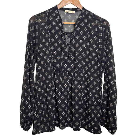 Hollister Tops - Hollister Size Medium Black Geometric Floral Lace Up Blouse